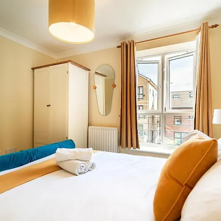 Luxury Riverview 2Bed Apt- 5 Mins From Excel London, Canary Wharf, 02 Arena - Free Parking - Playstation 4 Provided Extérieur photo